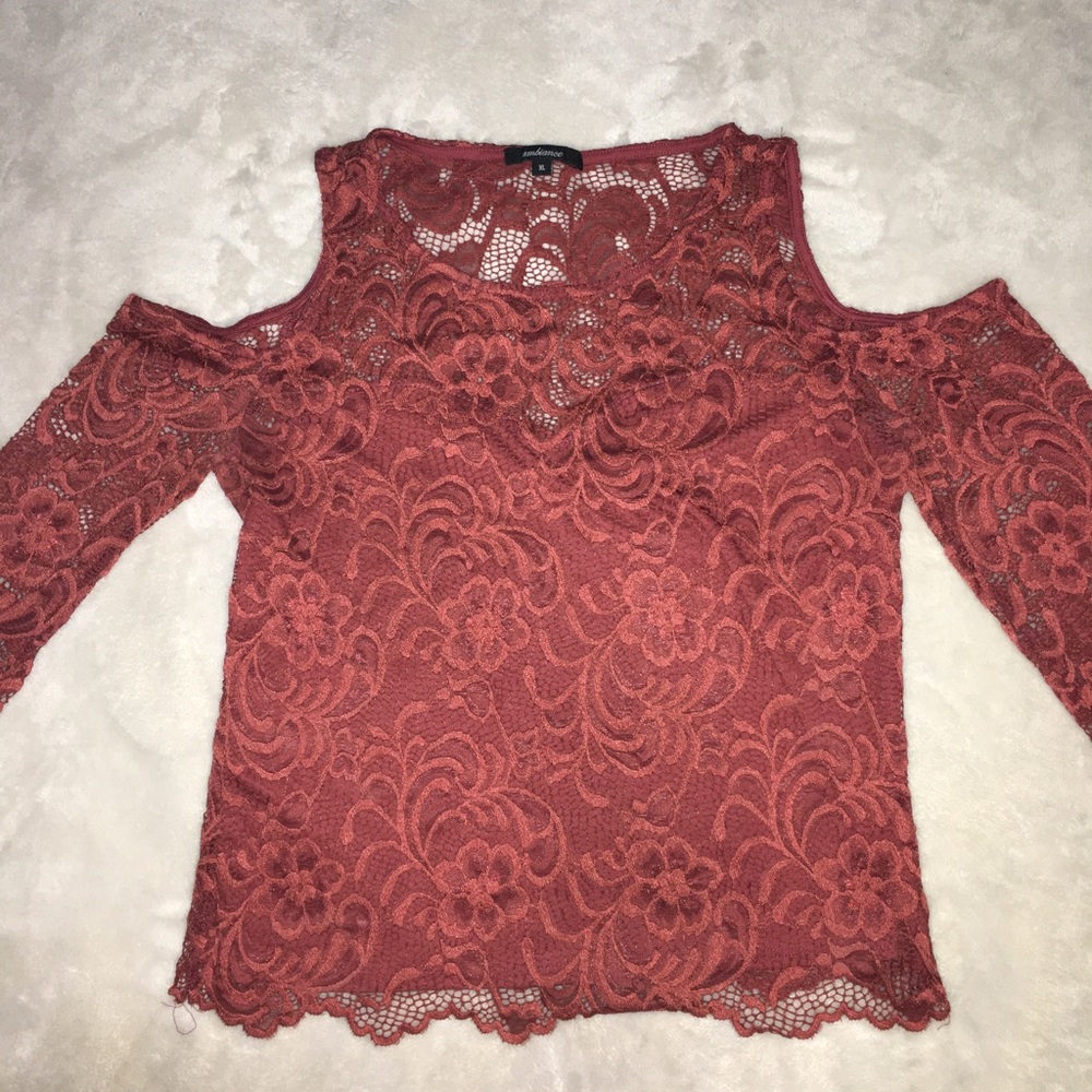 Open shoulder lace top